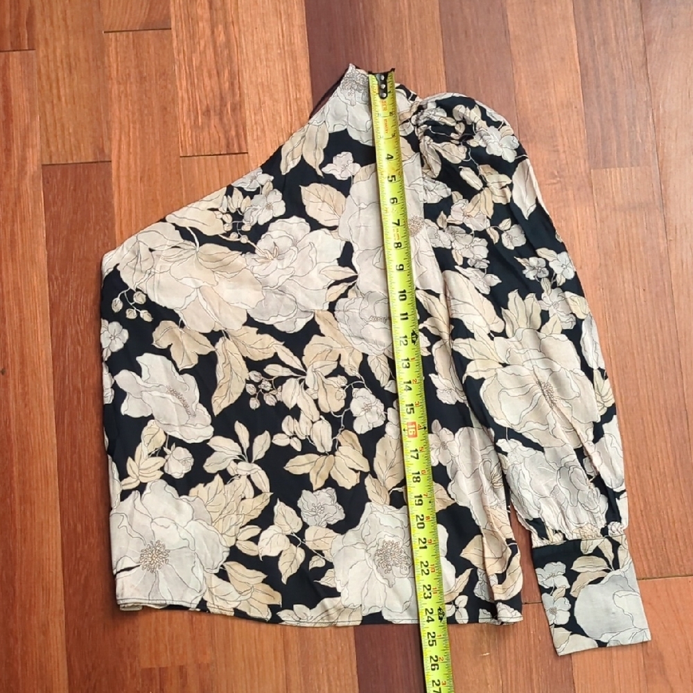 Mango Floral One Shoulder Blouse Size 6 Black European Summer Lightweight Top - Picture 4 of 6
